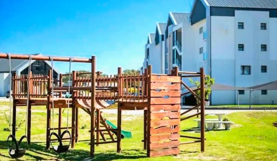 2 Bedroom Property for Sale in Summerstrand Eastern Cape